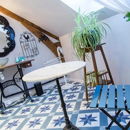 Les Succulentes Bed and Breakfast Englancourt